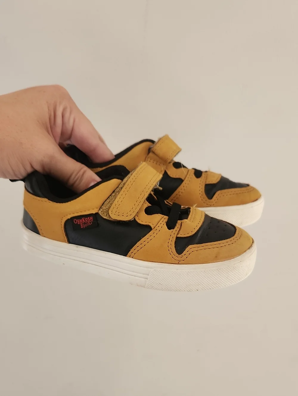OshKosh B'gosh Velcro Sneakers